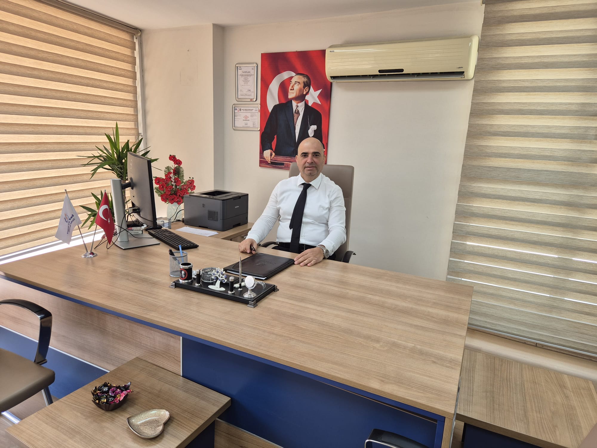 Sayın Hakan ÖZTÜRK Dikili Tapu Müdürü Olarak Görevine Başladı